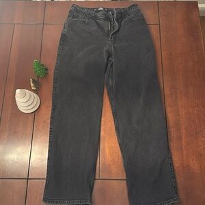 Hollister Women’s Black Ultra High Rise Dad Jean 8/29 Short